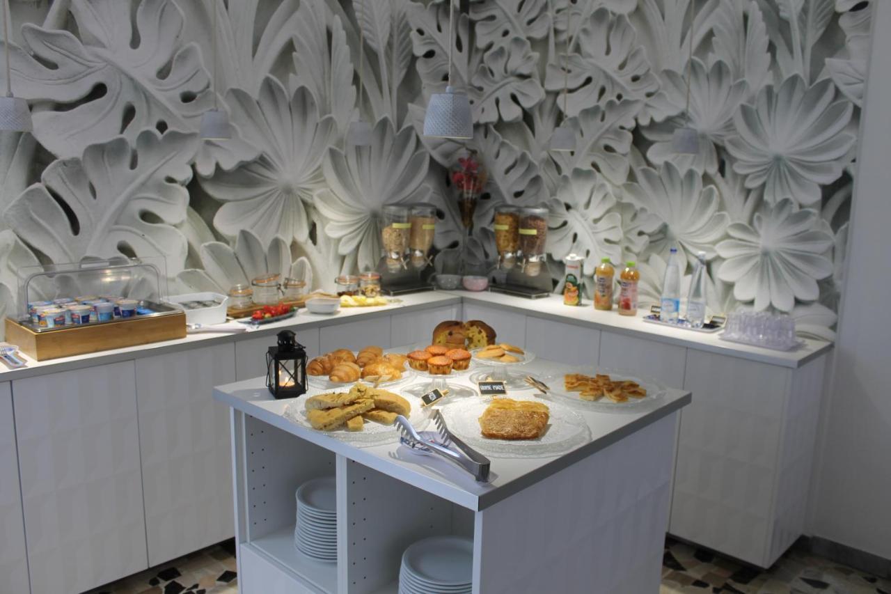 Hotel Esperia Cattolica Bagian luar foto